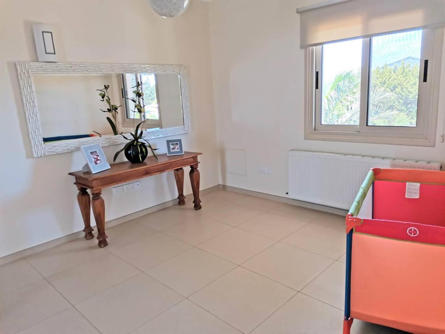 Orchard Blossom Private Villa With Pool Phrenaros Екстер'єр фото